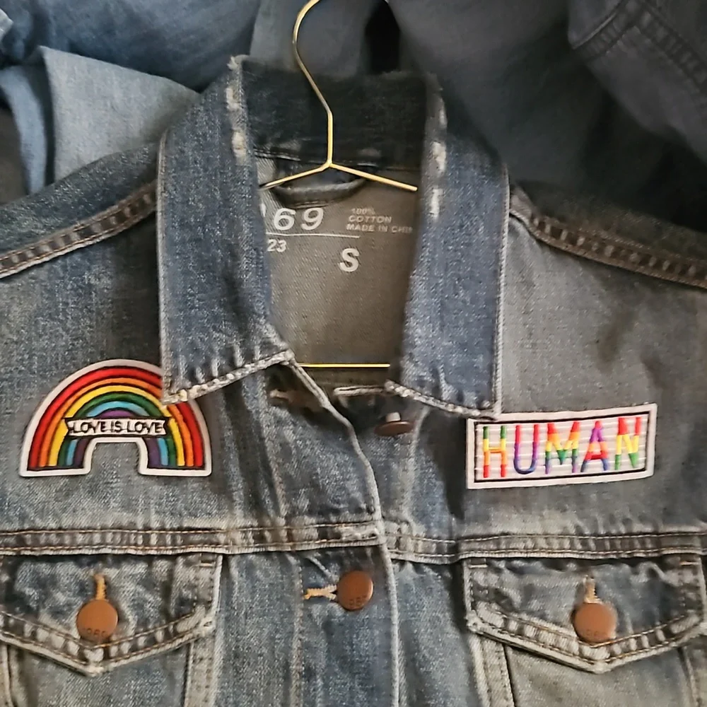 Ladies embellished jean jacket - Picture 4 of 4
